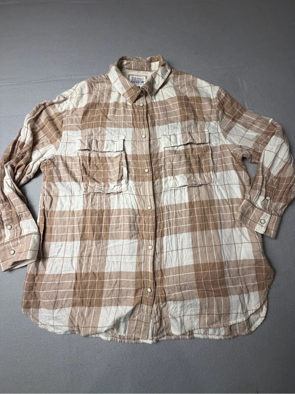 American Eagle Outfitters Tan and Cream Plaid Button-Up Shirt flannel L